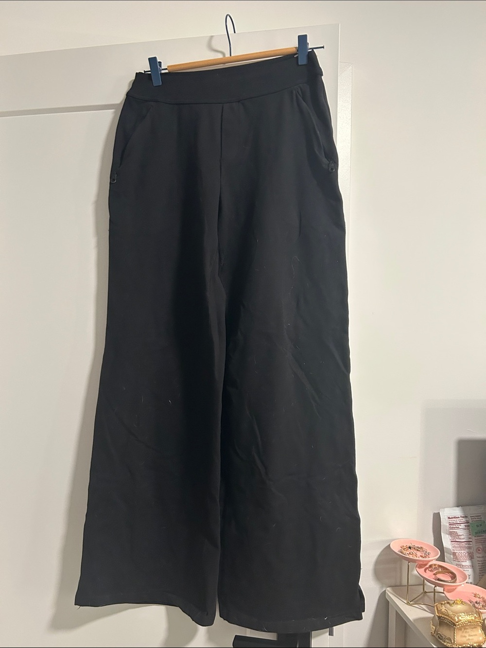 Black Wide-Leg Pull-On Pants — Comfortable Everyday Style